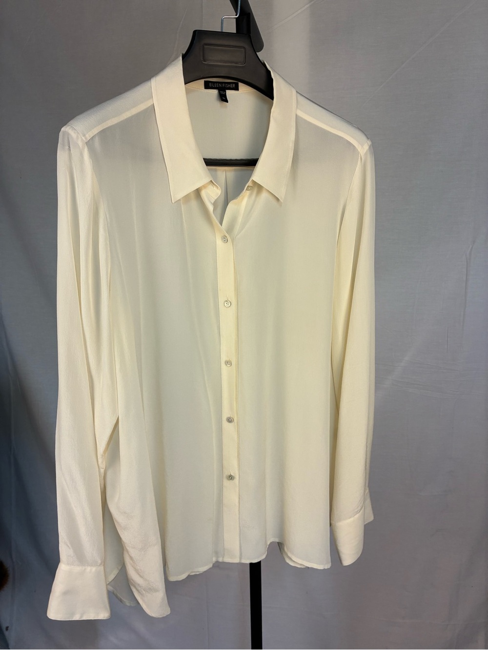 Eileen Fisher 100% Silk Button Front Blouse in Cream XL